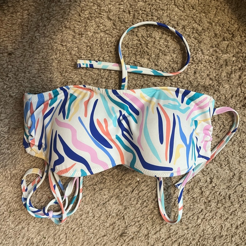 Multi colored shade & shore bathing suit top Size 32B